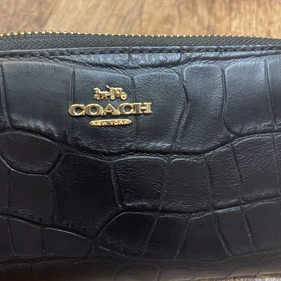Coach Black Croc-Embossed Leather Pouch Wallet - Picture 5 of 8